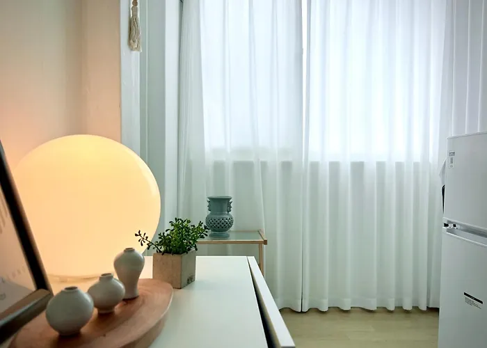 Lora Yg Hangang Cozy Atmosphere, Quality Bedding * Seoul