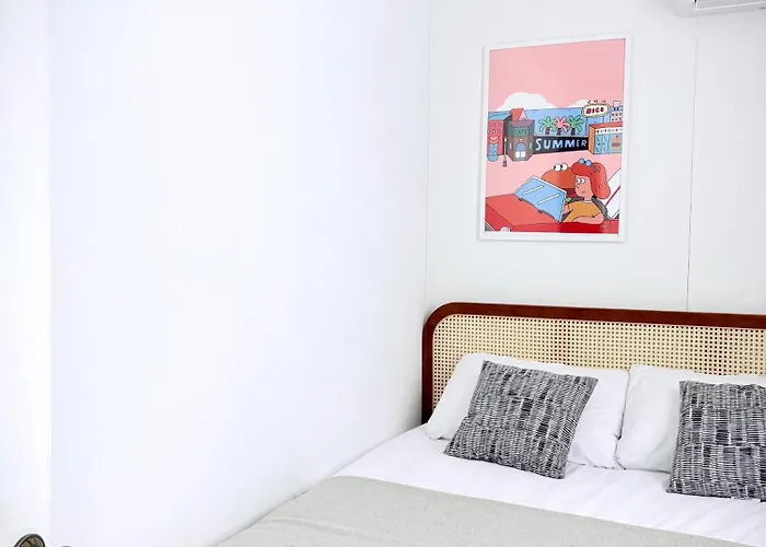 Lora Yg Hangang Cozy Atmosphere, Quality Bedding
