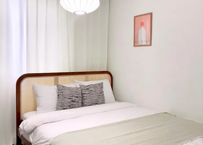 Lora Yg Hangang Cozy Atmosphere, Quality Bedding Seoul